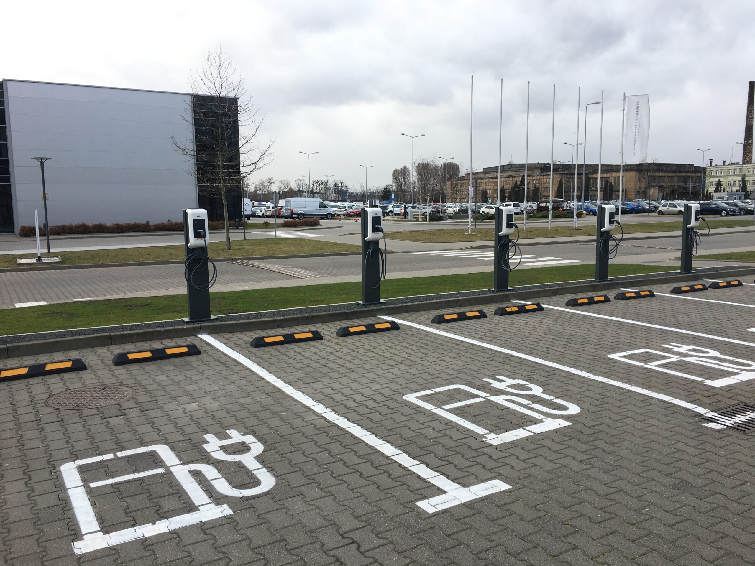 Stacja ładowania samochodów elektrycznych Arinea
