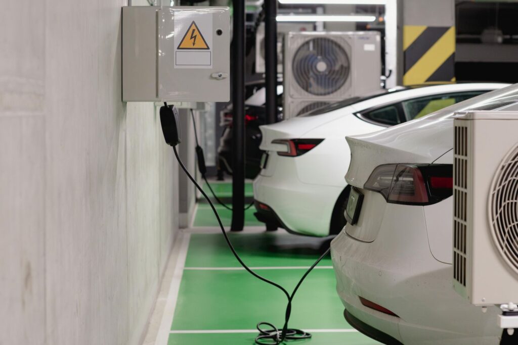 Ile kosztuje jazda elektrykiem w 2025